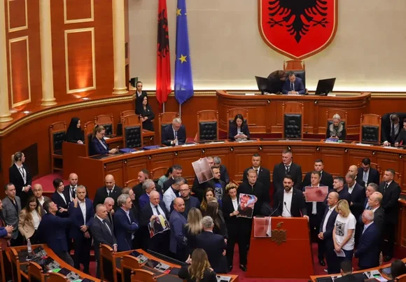 Etika përjashton me 60 ditë gjashtë deputetë të PD-së nga Kuvendi