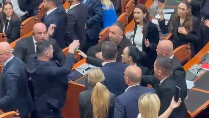 PS kërkon përjashtimin nga Kuvendi për 20 deputetë të PD pas incidenteve në seancë